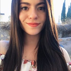 Meet your Posher, Clarisa